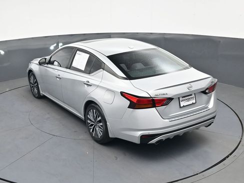Used 2023 Nissan Altima 2.5 SV w/ SV Premium Package FWD image 38