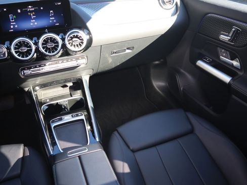 Certified 2025 Mercedes-Benz GLA 250 image 12