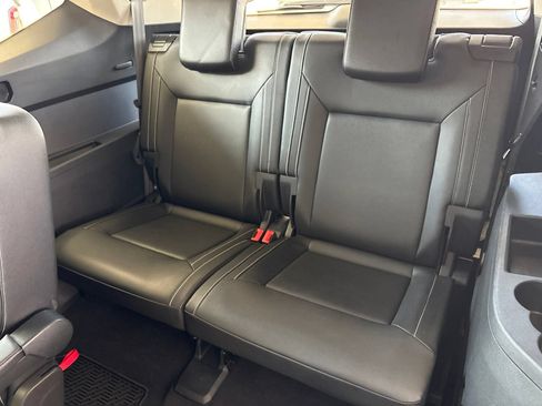 Used 2021 Volkswagen Atlas SE w/ Panoramic Sunroof Package AWD/4WD image 16