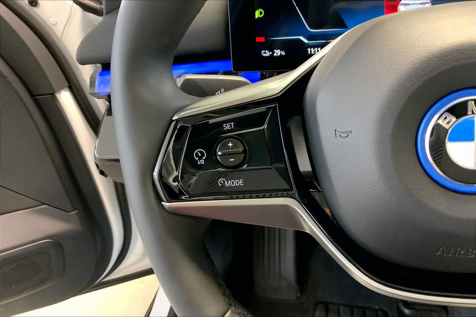 Used 2025 BMW i5 xDrive40 w/ Premium Package AWD/4WD image 23