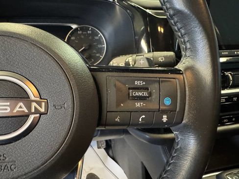 Used 2022 Nissan Pathfinder SV AWD/4WD image 12