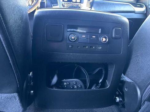 Used 2018 Chevrolet Tahoe LT AWD/4WD image 38