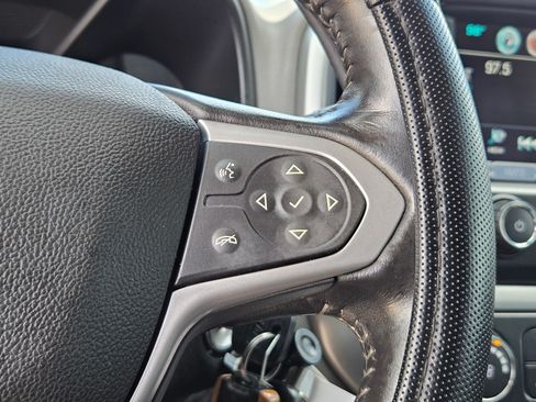 Used 2018 Chevrolet Colorado LT AWD/4WD image 17