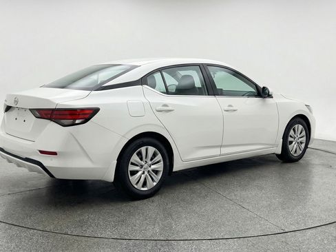 Used 2025 Nissan Sentra S FWD image 9