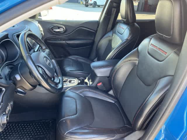 Used 2019 Jeep Cherokee Trailhawk w/ Comfort/Convenience Group AWD/4WD image 10