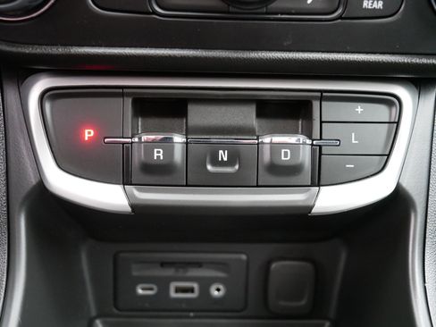 Used 2023 GMC Terrain SLT w/ Tech Package image 24