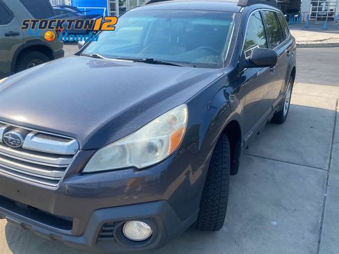 Used 2013 Subaru Outback 2.5i Premium w/ Popular Pkg 1B AWD/4WD image 1