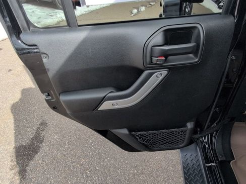 Used 2018 Jeep Wrangler Unlimited Sahara w/ Dual Top Group image 14