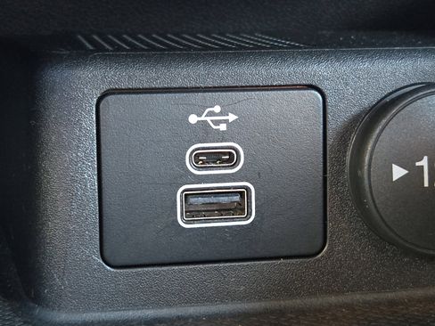 Certified 2025 Ford Escape ST-Line w/ Equipment Group 301A image 19