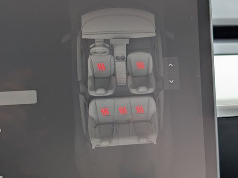 Used 2023 Tesla Model 3 Standard Range image 32