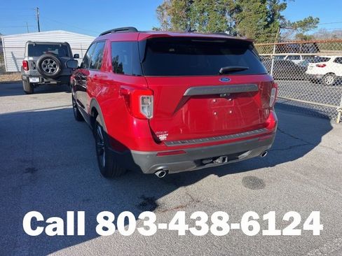 Used 2023 Ford Explorer XLT w/ Equipment Group 202A image 3