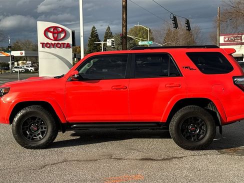 Certified 2024 Toyota 4Runner TRD Off-Road Premium image 6