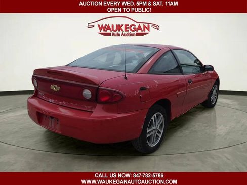 Used 2005 Chevrolet Cavalier Coupe w/ Sport Appearance Package FWD image 5