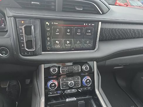 Used 2023 GMC Yukon XL Denali AWD/4WD image 30