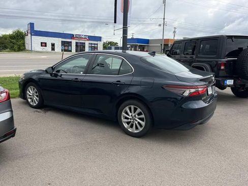 Used 2021 Toyota Camry LE FWD image 3