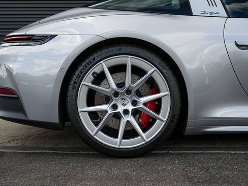 Certified 2026 Porsche 911 Targa 4S AWD/4WD image 35