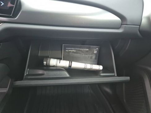 Used 2025 Chevrolet Equinox EV RS image 28