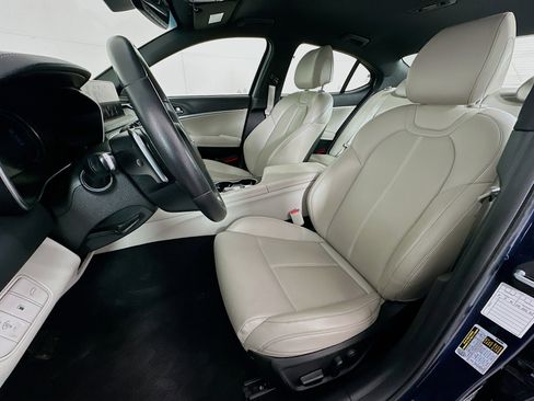 Used 2023 Genesis G70 2.0T image 13