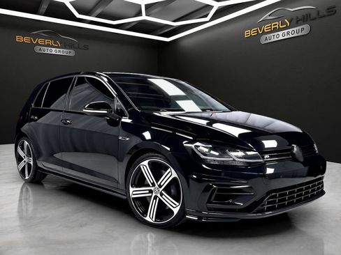 Used 2018 Volkswagen Golf R 4-Door AWD/4WD image 7