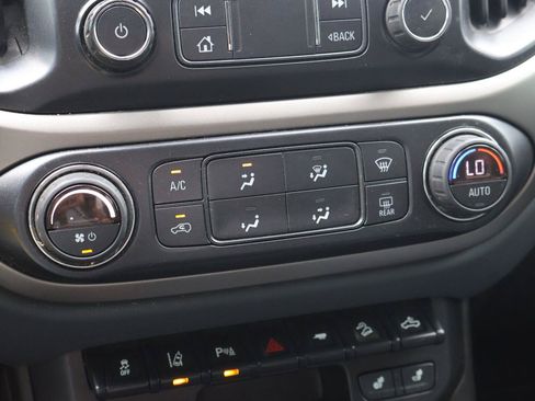 Used 2021 Chevrolet Colorado Z71 w/ Safety Package AWD/4WD image 20