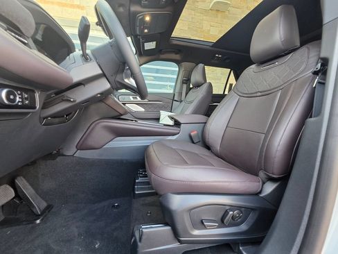 New 2026 Ford Explorer Platinum w/ LUX Leather Package AWD/4WD image 15