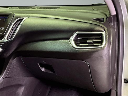 Used 2024 Chevrolet Equinox LT image 25