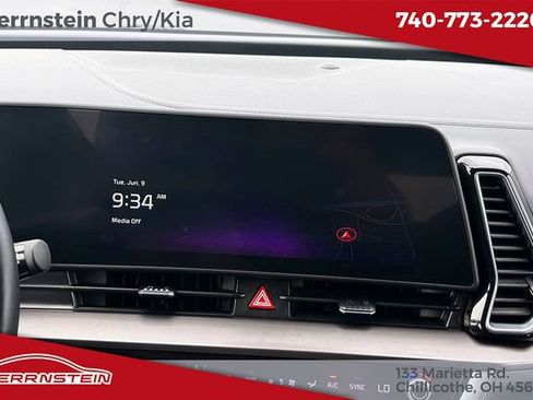 Used 2023 Kia Sportage EX AWD/4WD image 9