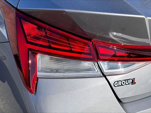 Used 2024 Hyundai Elantra Limited image 28