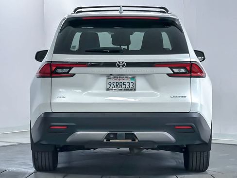 Used 2025 Toyota Grand Highlander AWD image 7