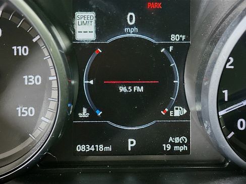 Used 2017 Land Rover Discovery HSE AWD/4WD image 19