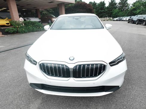 Used 2025 BMW 530i xDrive AWD/4WD image 6