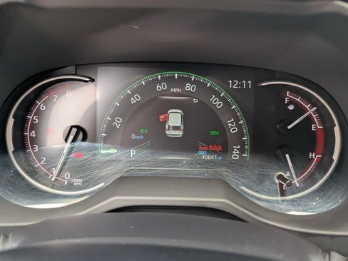Used 2025 Toyota RAV4 XLE FWD image 19