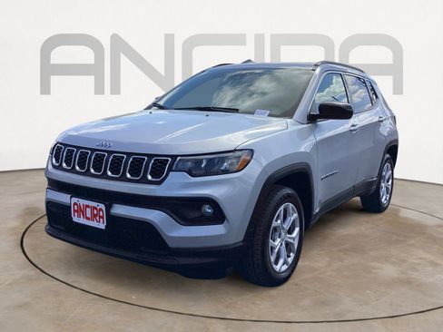 Used 2024 Jeep Compass Latitude image 7