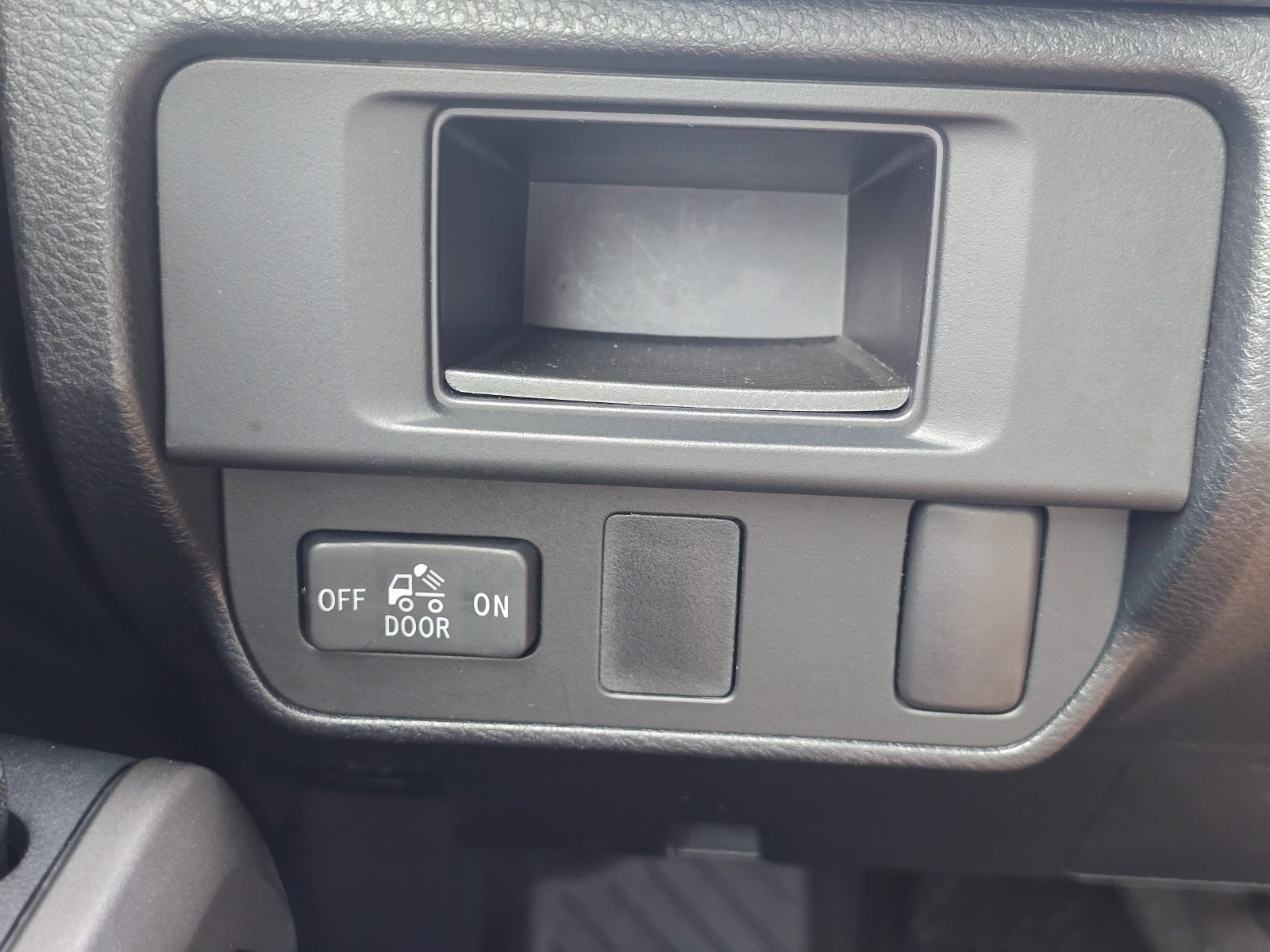 Used 2016 Toyota Tacoma SR5 w/ SR5 Appearance Package (SN) RWD image 27