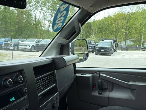 Used 2024 Chevrolet Express 2500 w/ Driver Convenience Package RWD image 21