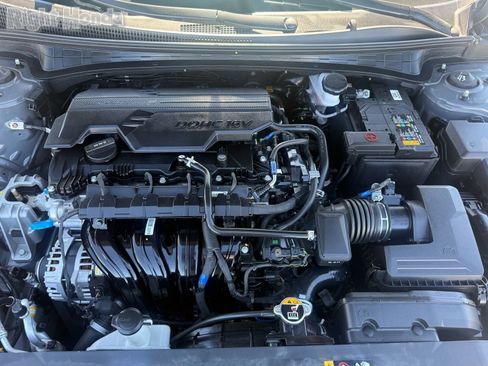 Used 2025 Hyundai Elantra SEL image 32