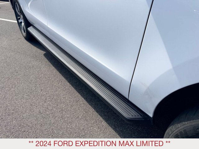 Used 2024 Ford Expedition Max Limited AWD/4WD image 9