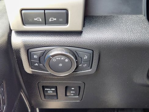 Used 2020 Ford F150 Lariat w/ Equipment Group 502A Luxury AWD/4WD image 19