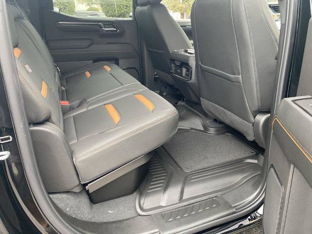 Used 2024 GMC Sierra 1500 AT4 w/ Technology Package AWD/4WD image 18