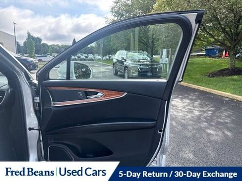 Used 2016 Lincoln MKX Reserve w/ Technology Package AWD/4WD image 21