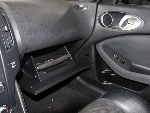 Used 2014 Nissan 370Z Touring w/ Sport Package RWD image 20
