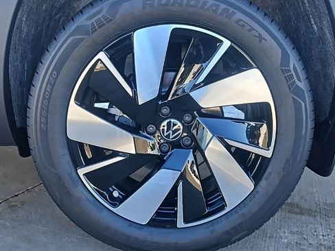 New 2026 Volkswagen Atlas Cross Sport SEL image 9