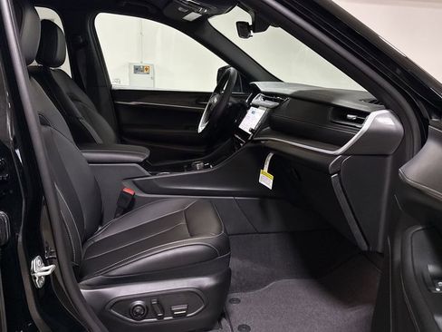 New 2026 Jeep Grand Cherokee Limited AWD/4WD image 21