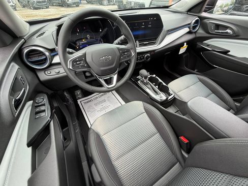 New 2026 Chevrolet Trax LT w/ Midnight Edition FWD image 14