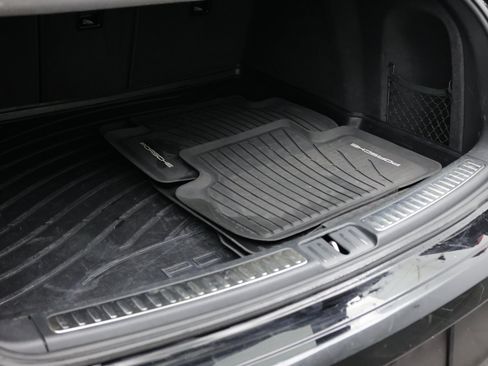 Used 2018 Porsche Macan AWD/4WD image 34