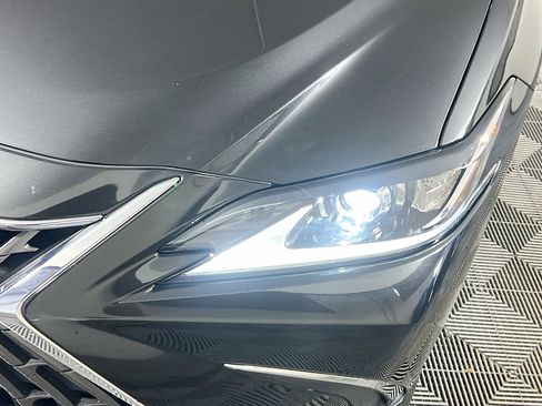 Used 2023 Lexus ES 350 image 11