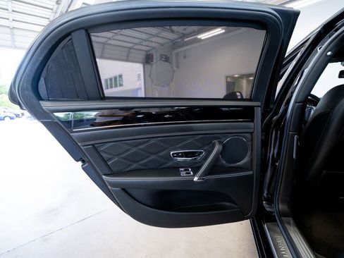 Used 2015 Bentley Flying Spur V8 AWD/4WD image 40