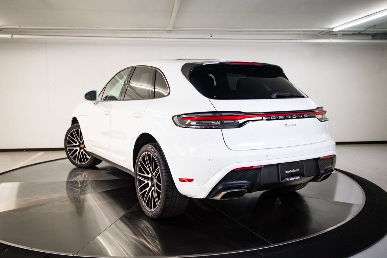 Certified 2023 Porsche Macan AWD/4WD image 3