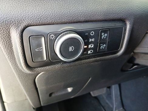 Used 2024 Ford Explorer Limited image 17