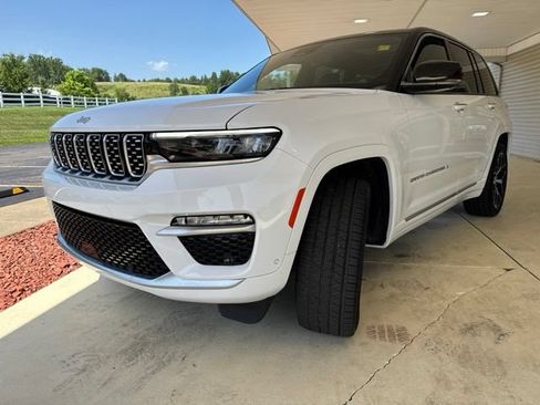 Used 2024 Jeep Grand Cherokee Summit AWD/4WD image 11